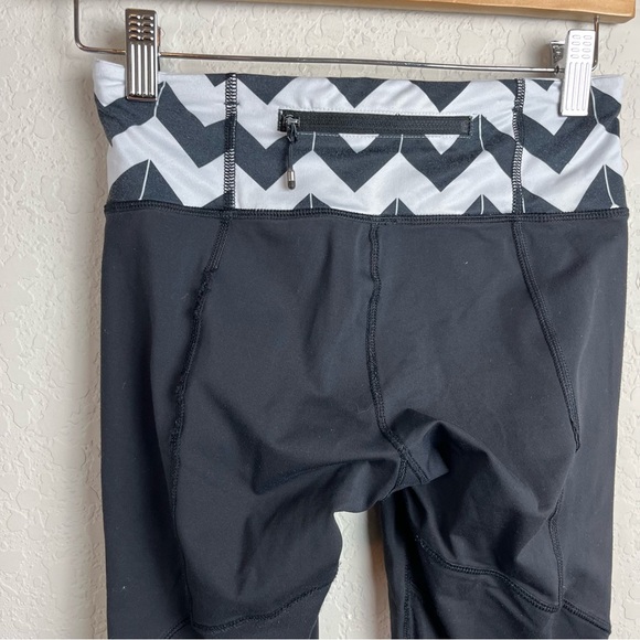 Lululemon Run For Your Life Crop Leggings Chevron - Picture 11 of 15